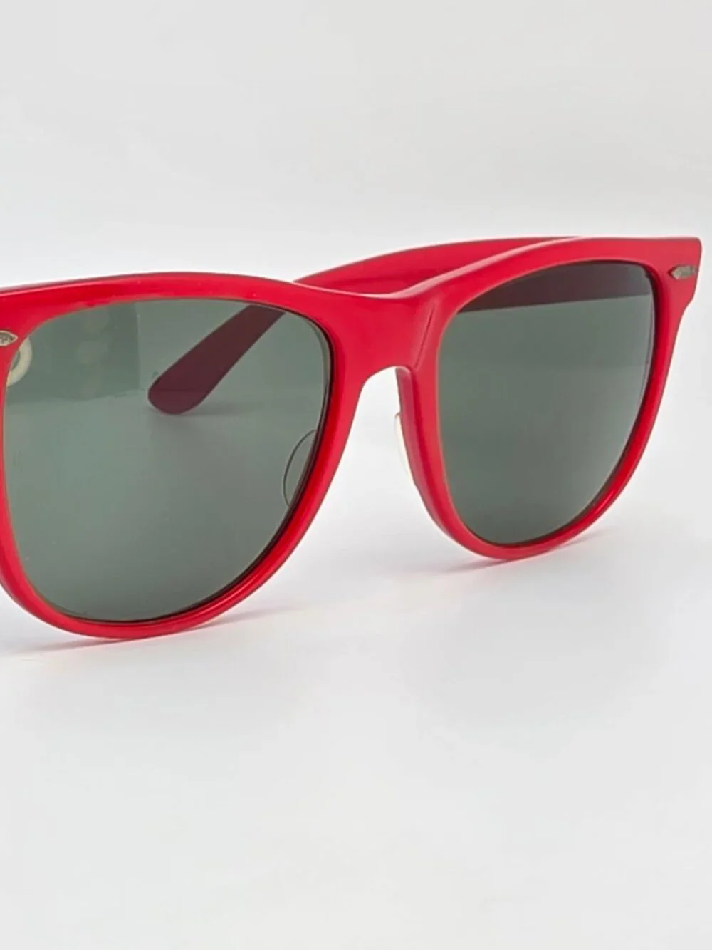 Ray-Ban B&L Wayfarer II L1736 Red Frame G-15 Green Lens Sunglasses w/ Retainer